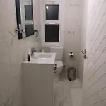 Kalidonia , Spacious 2 Bedroom With Office *