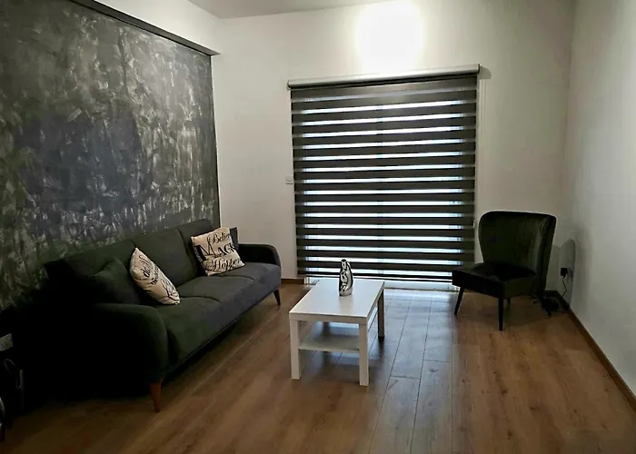 Διαμέρισμα Kalidonia , Spacious 2 Bedroom With Office *