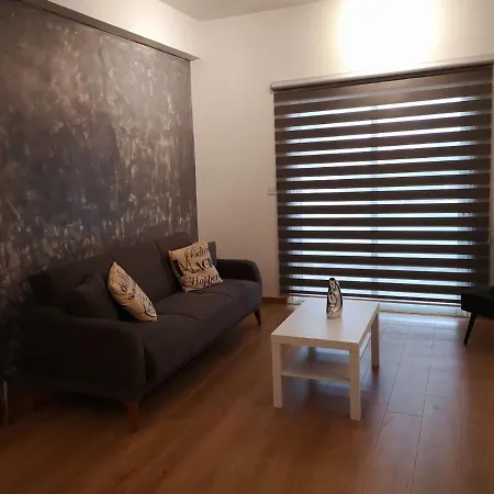 Kalidonia , Spacious 2 Bedroom With Office * 尼科西亚