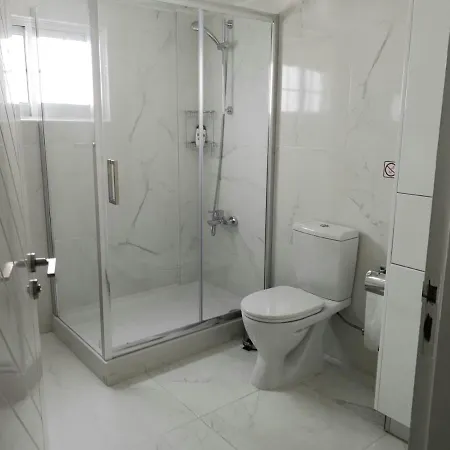 Kalidonia , Spacious 2 Bedroom With Office 尼科西亚