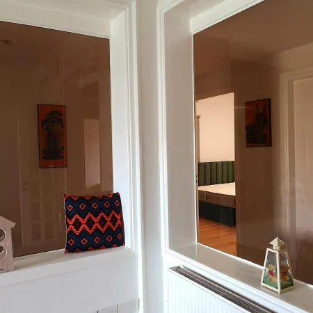 Apartment Kalidonia , Spacious 2 Bedroom With Office