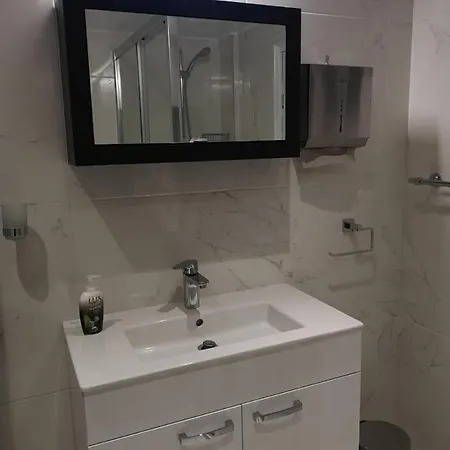 Apartment Kalidonia , Spacious 2 Bedroom With Office Nicosia