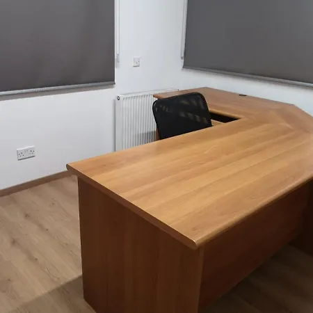 Kalidonia , Spacious 2 Bedroom With Office Апартаменты Никосия