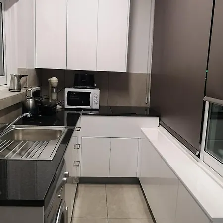 Kalidonia , Spacious 2 Bedroom With Office * 尼科西亚