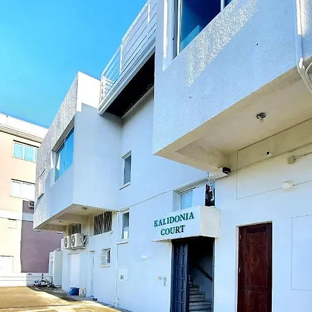 Kalidonia , Spacious 2 Bedroom With Office 公寓