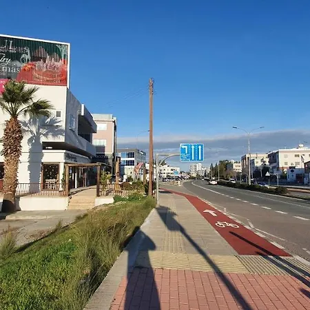 Kalidonia , Spacious 2 Bedroom With Office