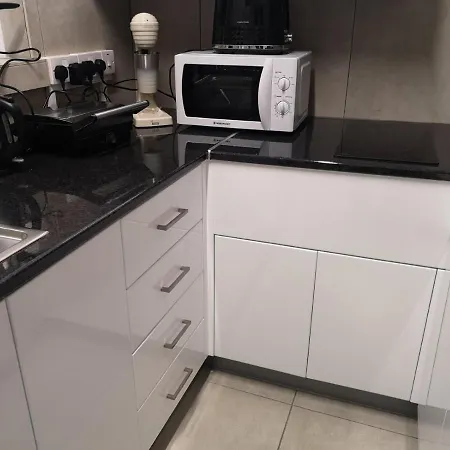 Kalidonia , Spacious 2 Bedroom With Office Apartment Nikosia