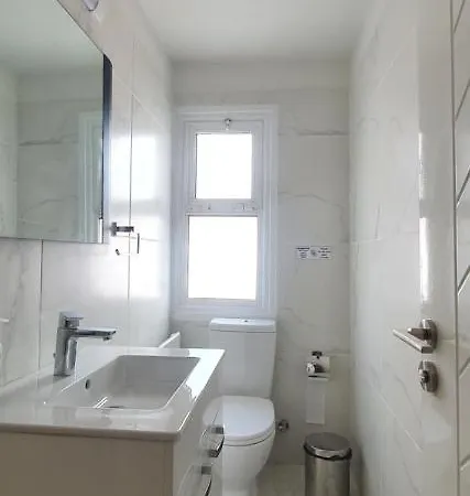 Kalidonia , Spacious 2 Bedroom With Office 公寓 尼科西亚