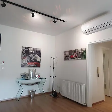 Kalidonia , Spacious 2 Bedroom With Office 尼科西亚