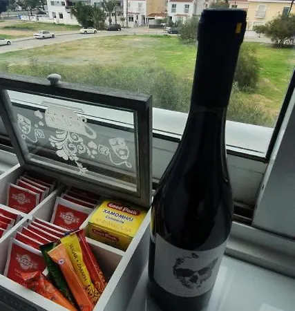 Kalidonia , Spacious 2 Bedroom With Office