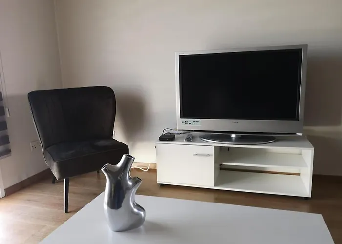 Lägenhet Kalidonia , Spacious 2 Bedroom With Office *